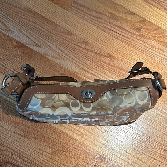 Coach purse - Picture 2 of 3